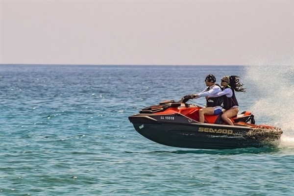 Jet ski