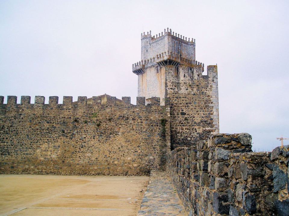 Passear junto ao castelo