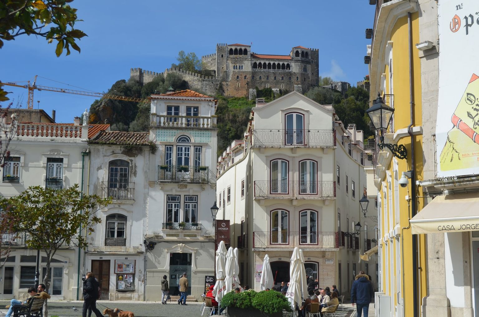 Centro de Leiria com o castelo ao fundo