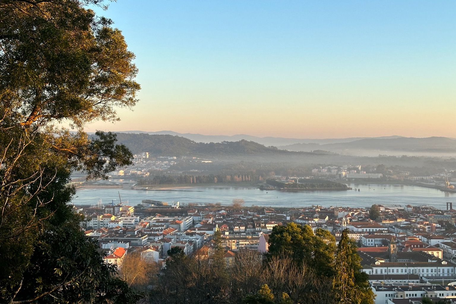 Vista de Viana do Castelo e do rio Lima a partir de Santa Luzia