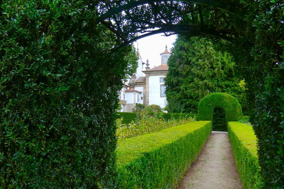 Passear nos jardins de Mateus